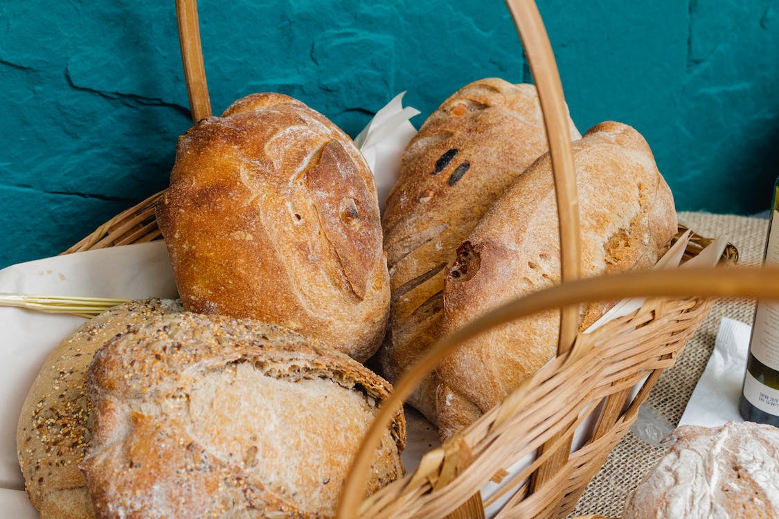 Wybór Idealnego Koszyka na Chleb: Praktyczne Wskazówki i Porady
